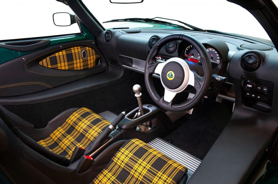 Интерьер Lotus Exige Sport 350 2015 года  (UK) (фото 12 из 35)
